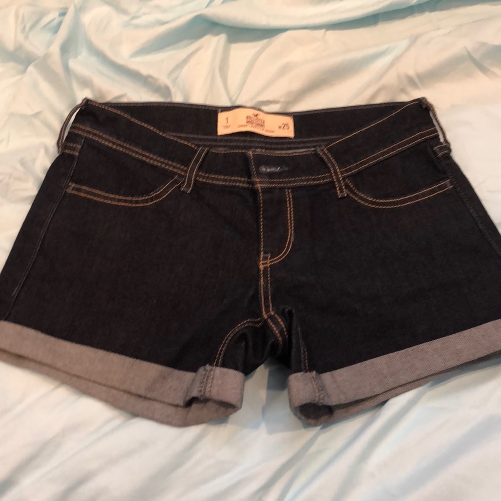 Cute Hollister midi shorts